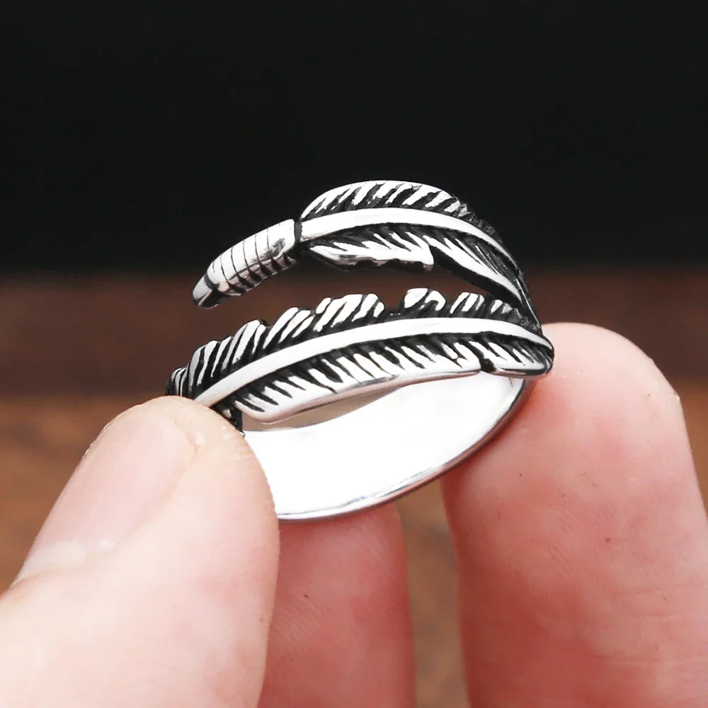 Aesthetic Feather Ring — vista laterale