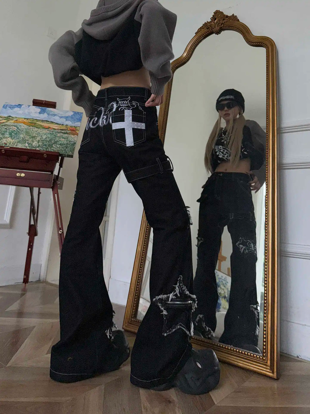 Black Skinny Y2K Low Rise Flared Denim Cargo Jeans — vista frontale
