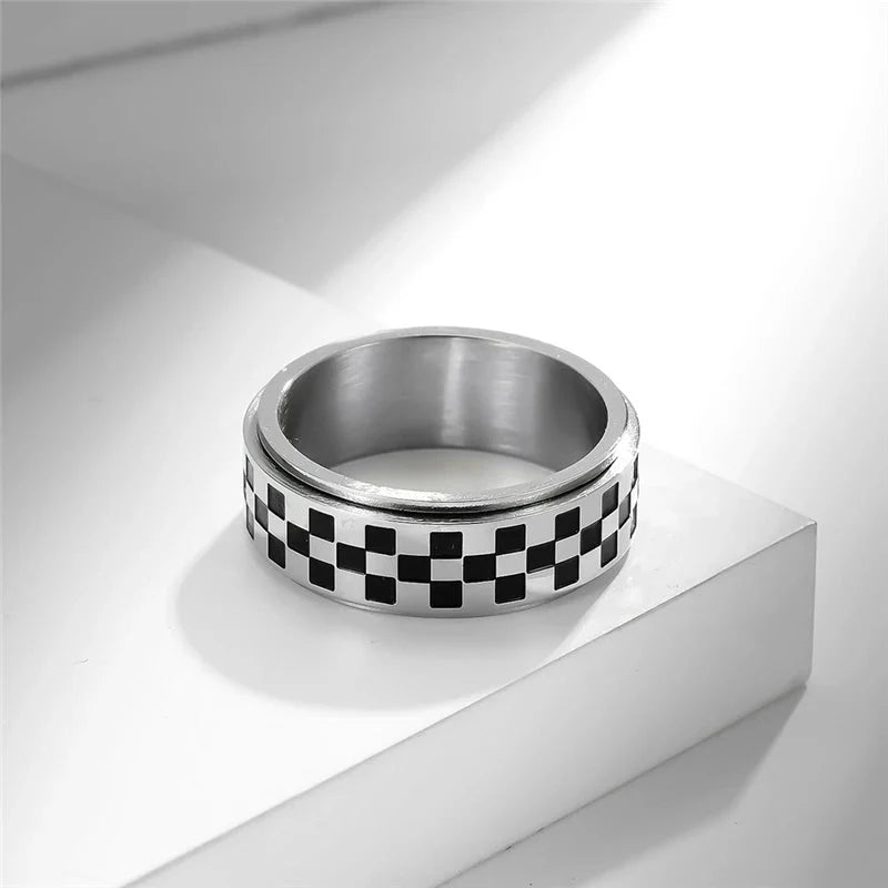 Checkered Spinning Band Ring — dettaglio della stampa
