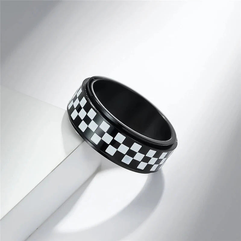 Checkered Spinning Band Ring — dettaglio
