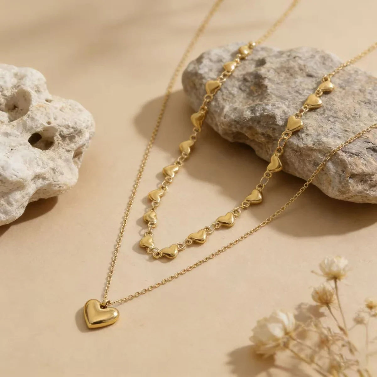 Chic Y2K Love Hearts and Heart Pendant Layered Necklace — dettaglio della stampa