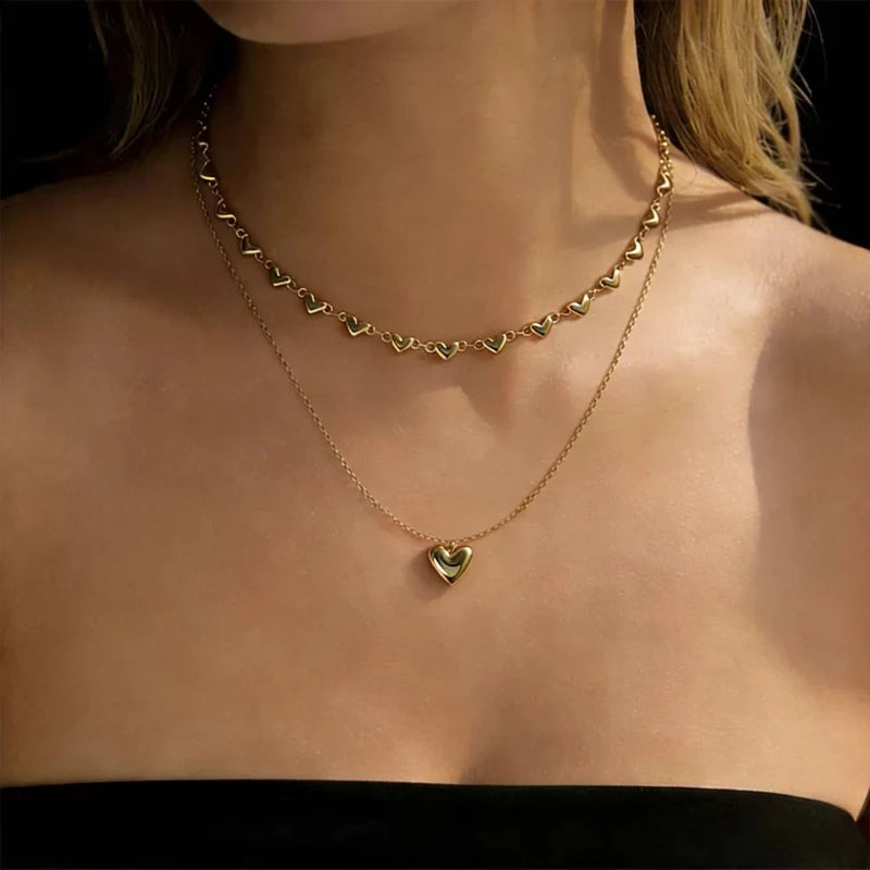 Chic Y2K Love Hearts and Heart Pendant Layered Necklace — vista frontale