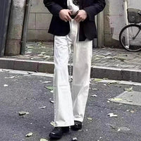Classic Y2K Essential White Denim Jeans — dettaglio della stampa