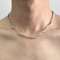 Connected Bones Metal Necklace — vista frontale