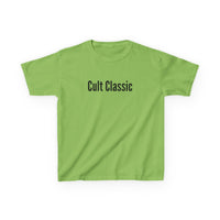 Cult Classic Brat Baby Tee — dettaglio della stampa