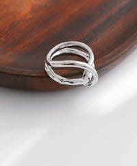 Dainty Aesthetic Twisted Chic Ring — dettaglio della stampa