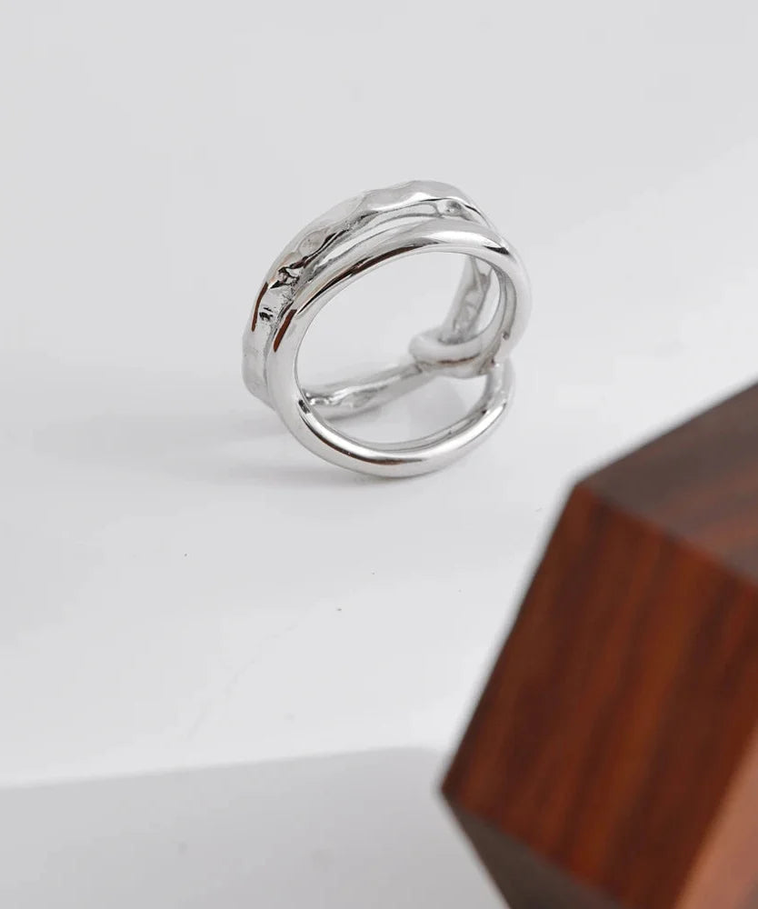 Dainty Aesthetic Twisted Chic Ring — in alternativa