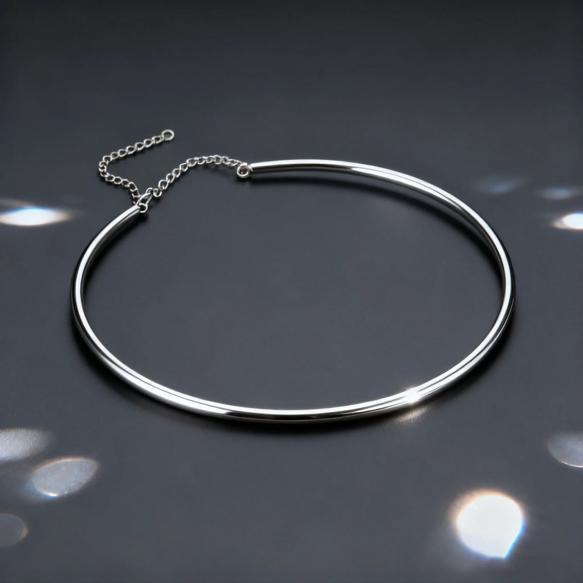 Dainty Y2K Solid Choker Necklace — dettaglio