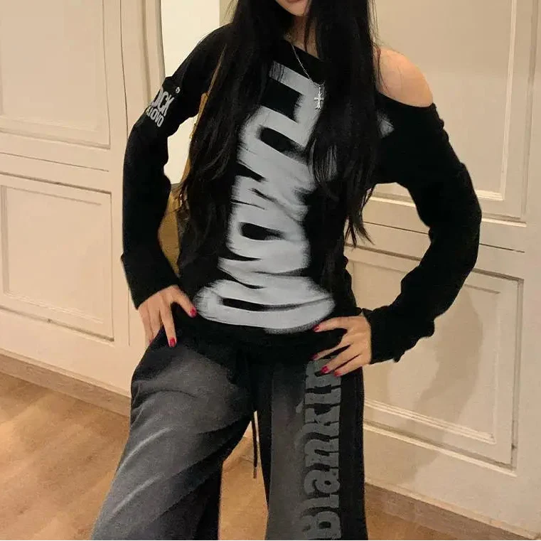 Grunge Y2K Graphic Long Sleeve Button Top — vista frontale