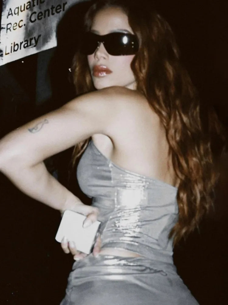 Hanging Neck Y2K Sexy Metallic Halter Crop Top — in alternativa