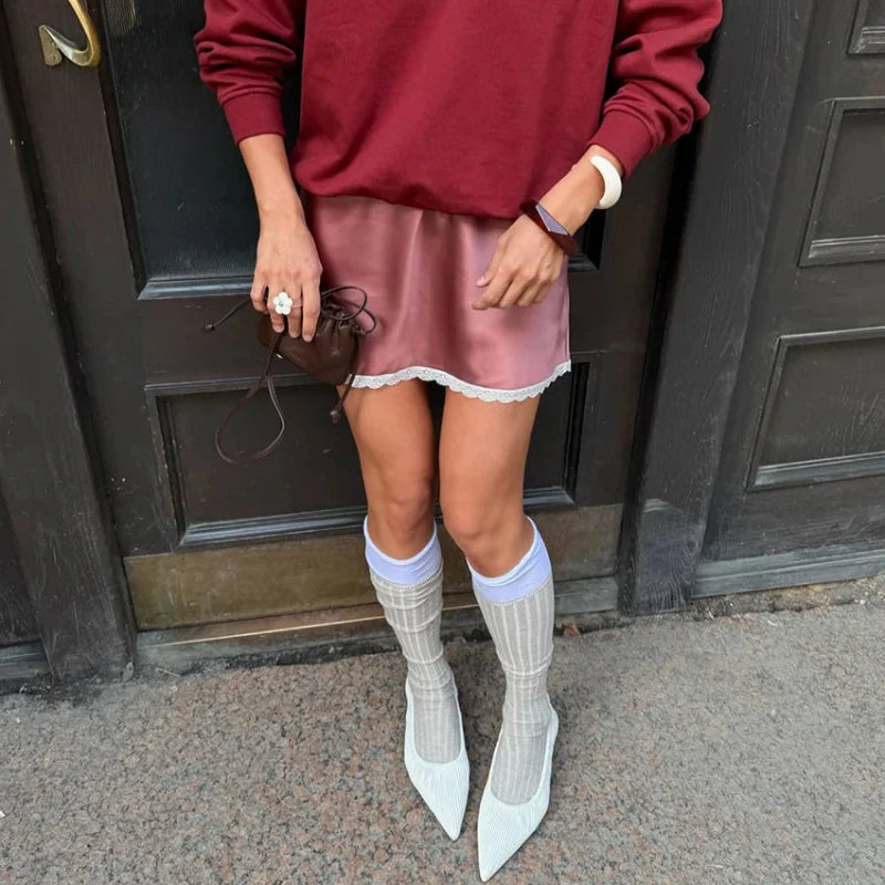 High Waist Satin Y2K Mini Skirt — dettaglio della stampa