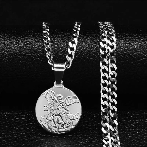 Holy Pendant Y2K Necklace — vista frontale