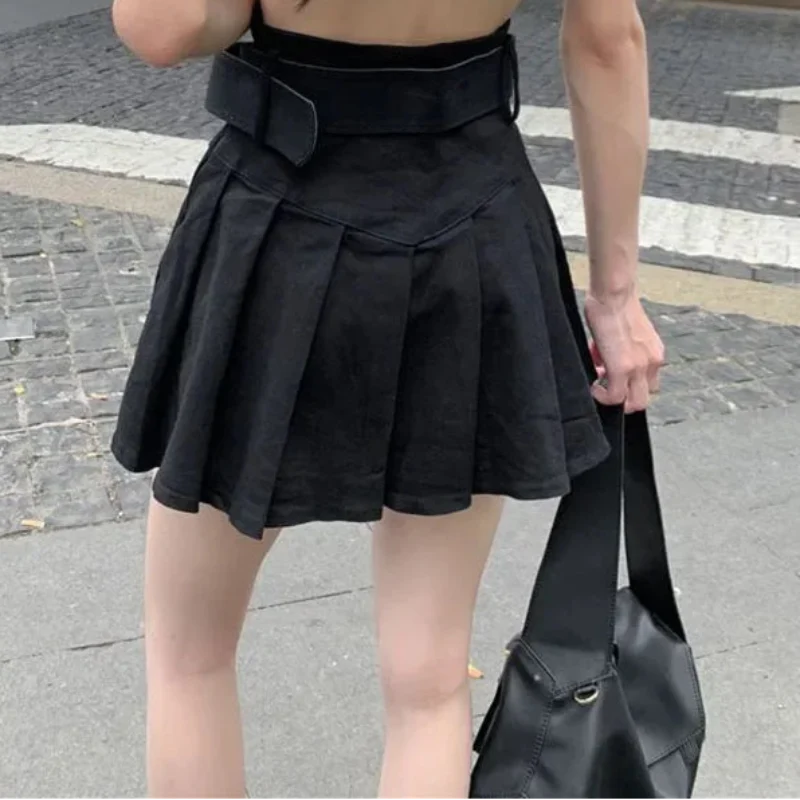 Korean Y2K High Waist With Belt Pleated Mini Skirt — dettaglio del tessuto