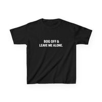 Leave Me Alone Graphic Baby Tee — vista posteriore