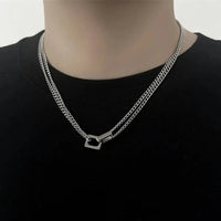 Locked Links Pendant Necklace — vista frontale
