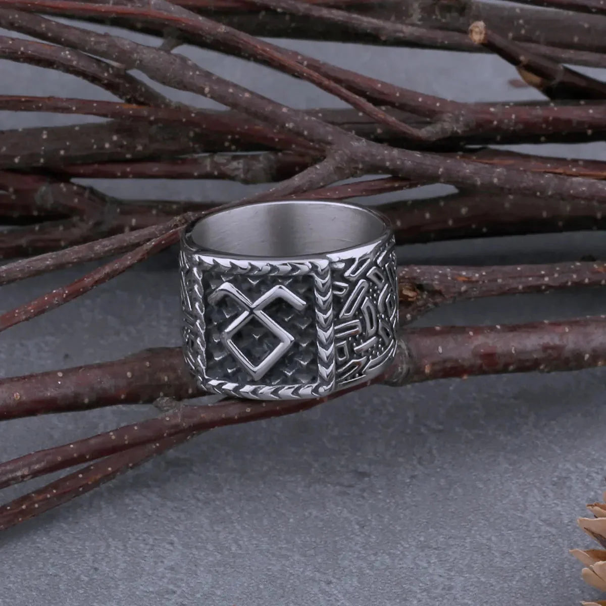 Odin Rune Ring — vista posteriore