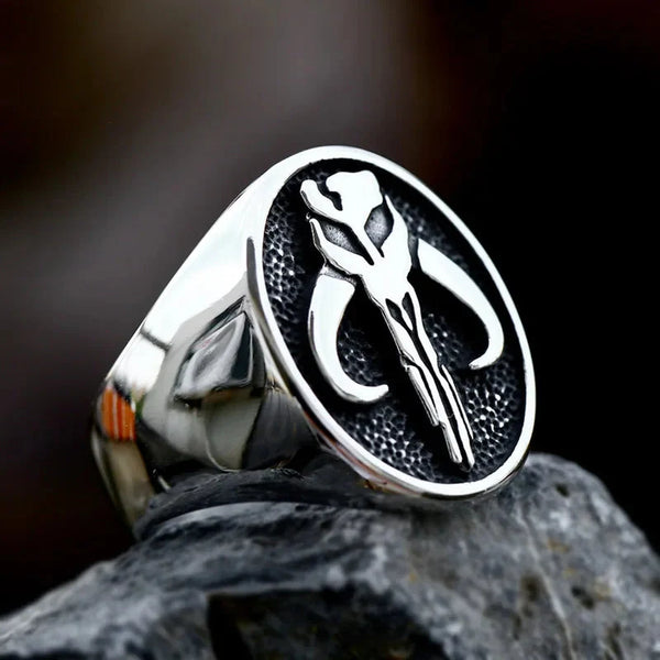 Steel Soldier Alien Skull Ring — vista frontale