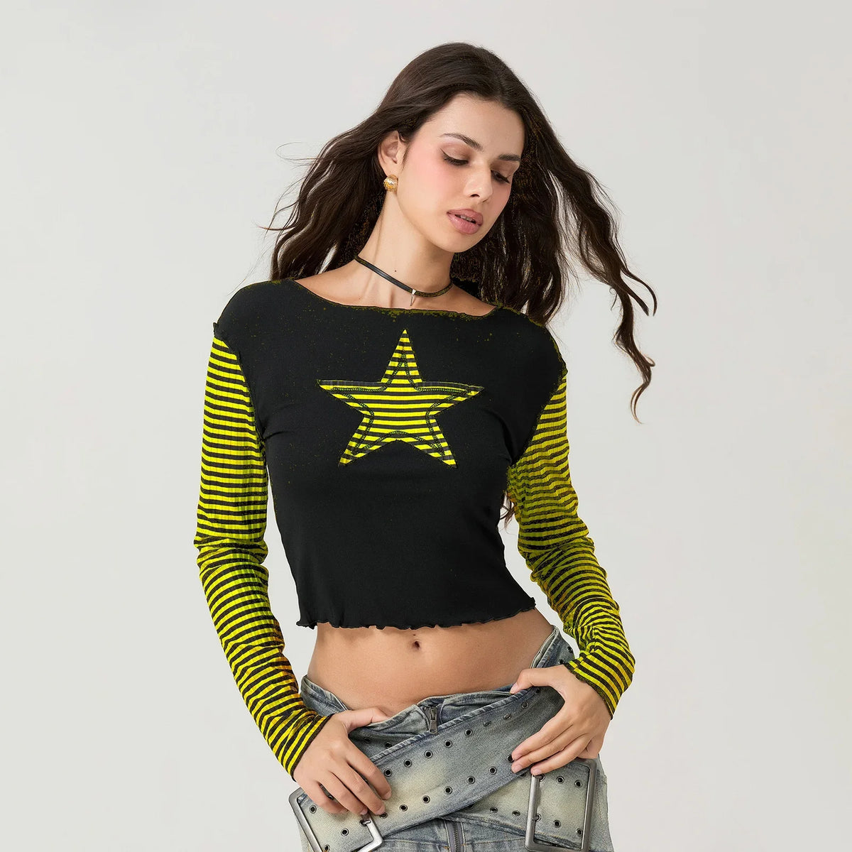 Striped Y2K Star Graphic Cropped Long Sleeve Top — vista frontale