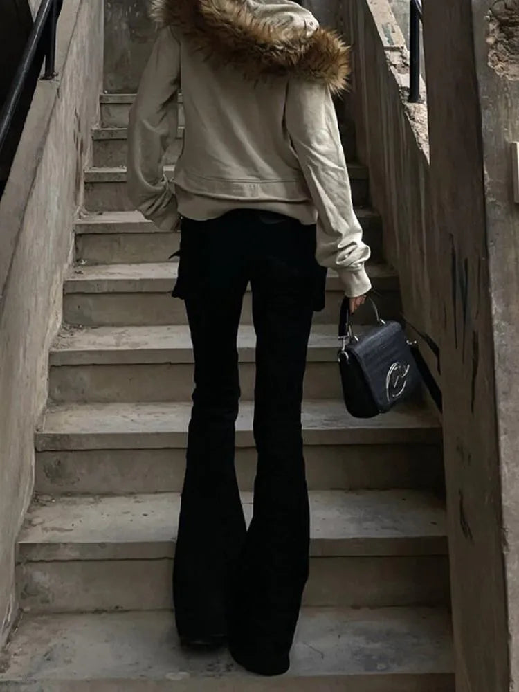 Studded Y2K Gothic Black High Waist Flare Jeans — dettaglio della stampa