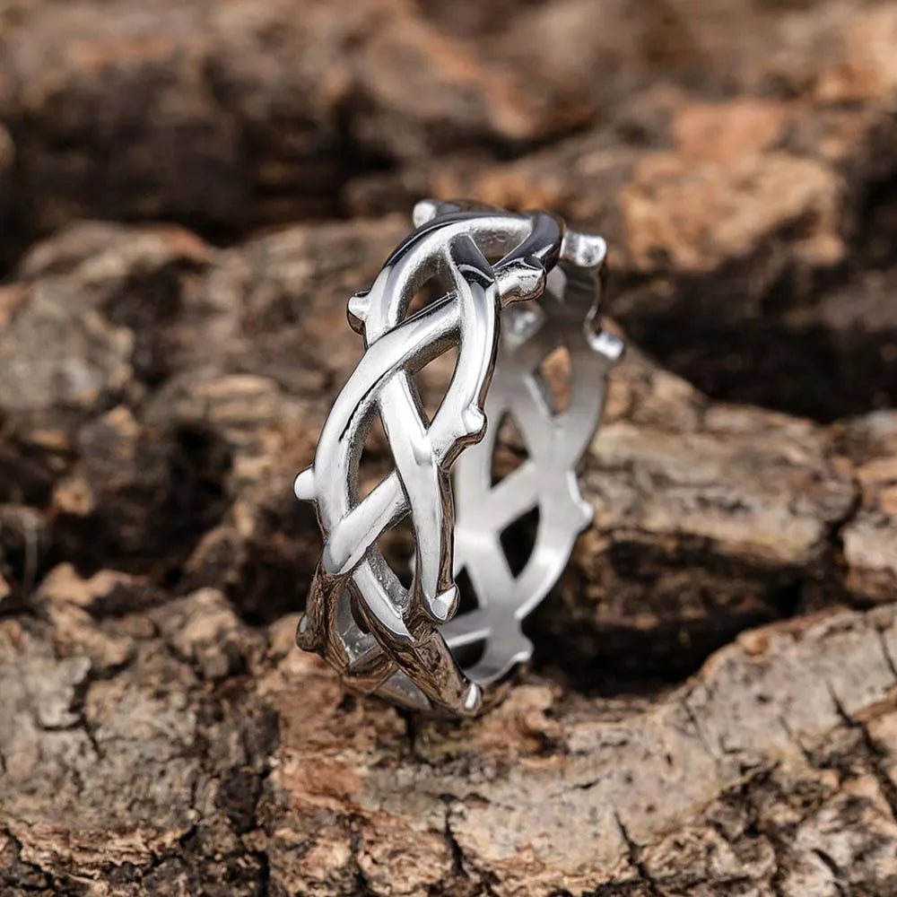 Thorn Vine Aesthetic Ring — dettaglio