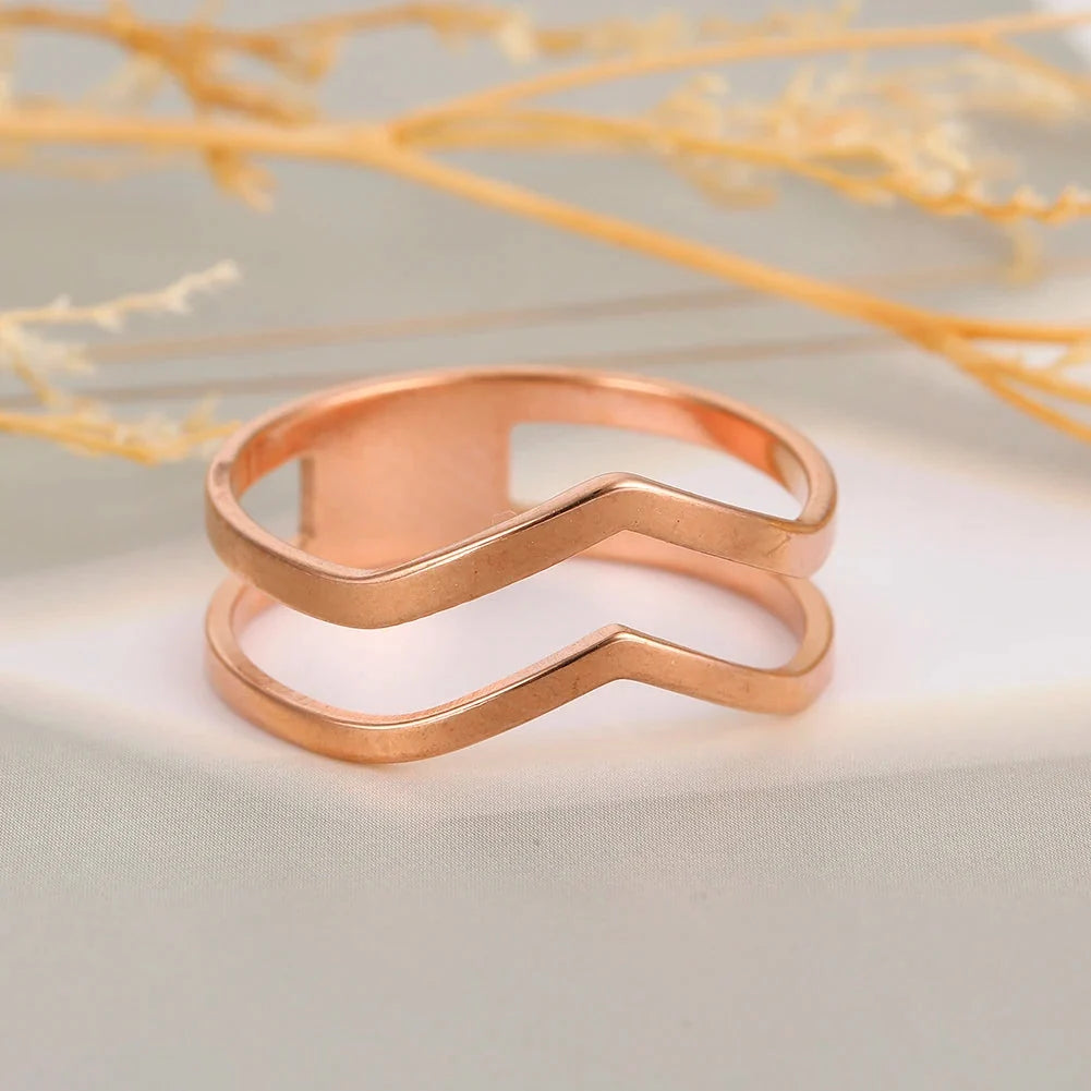 Two V Shape Ring — vista completa