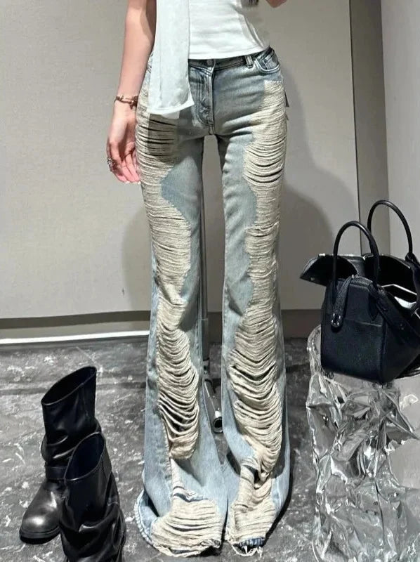 Ultra Distressed Y2K Skinny Flare Low Waisted Jeans — dettaglio