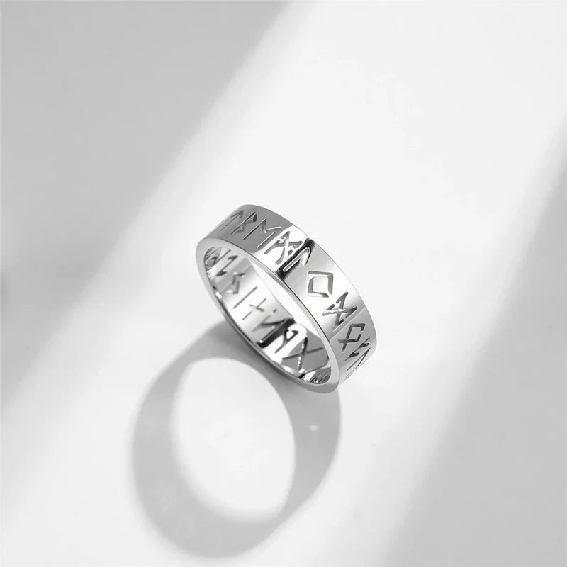 Viking Scripture Rune Ring — in alternativa