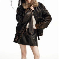 Vintage Distressed Y2K Brown Faux Leather and Fur Jacket — vista posteriore
