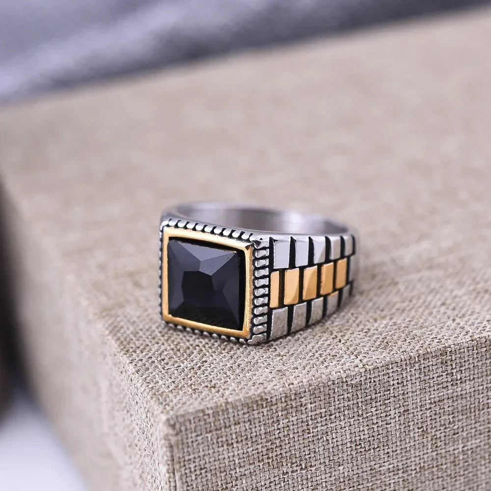 Watch Strap Stone Ring — vista frontale
