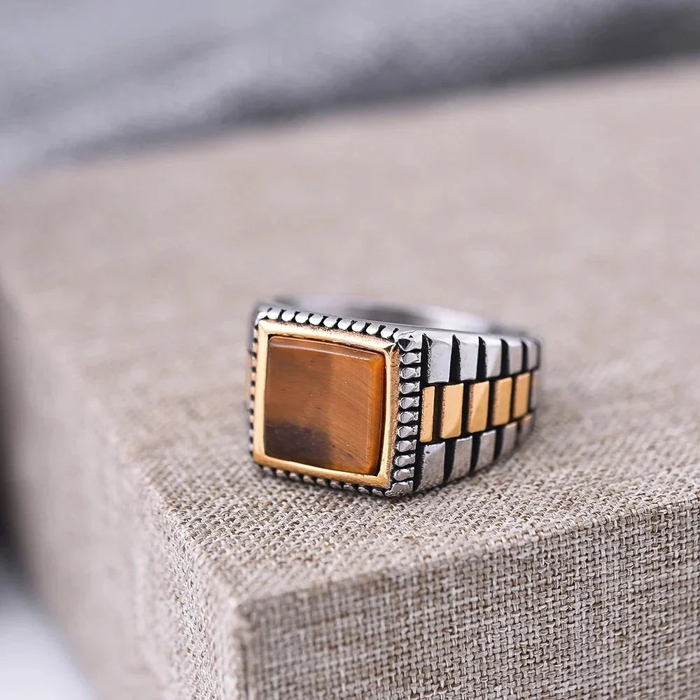 Watch Strap Stone Ring — vista laterale