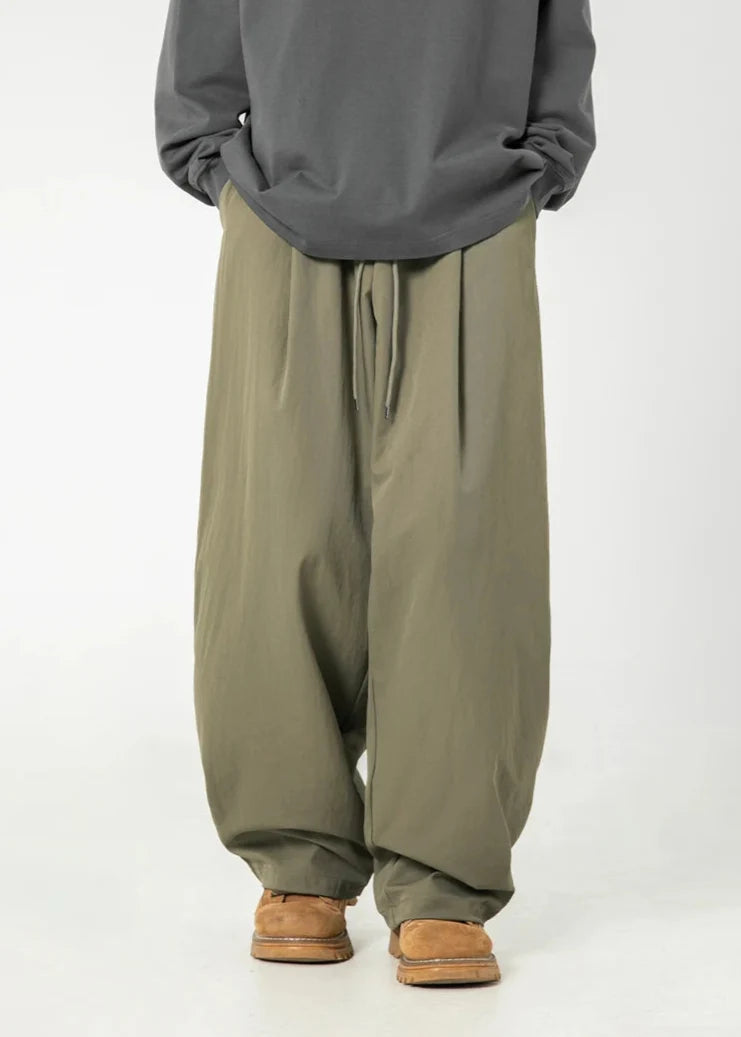 Wide Leg Curved Y2K Parachute Trousers — dettaglio del tessuto