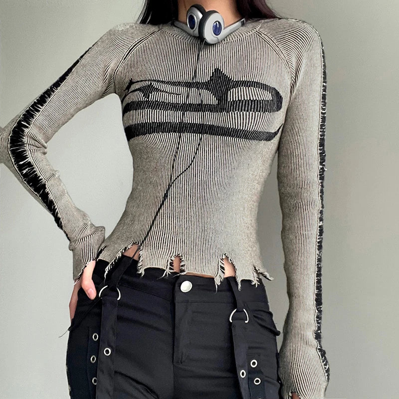 Womens Long Sleeve Ripped Stitched Y2K Top — dettaglio della stampa