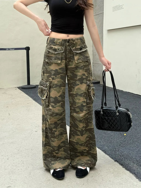 Womens Streetwear Y2K Camouflage Baggy Cargo Jeans — vista frontale