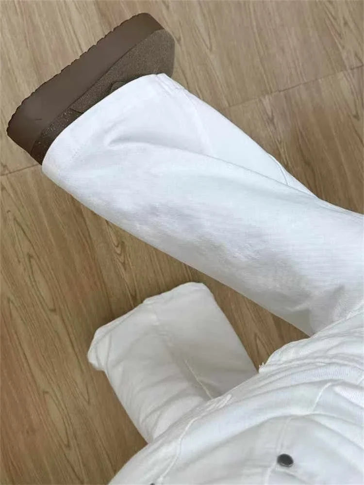 Womens Y2K White Low Rise Flared Denim Jeans — vista posteriore