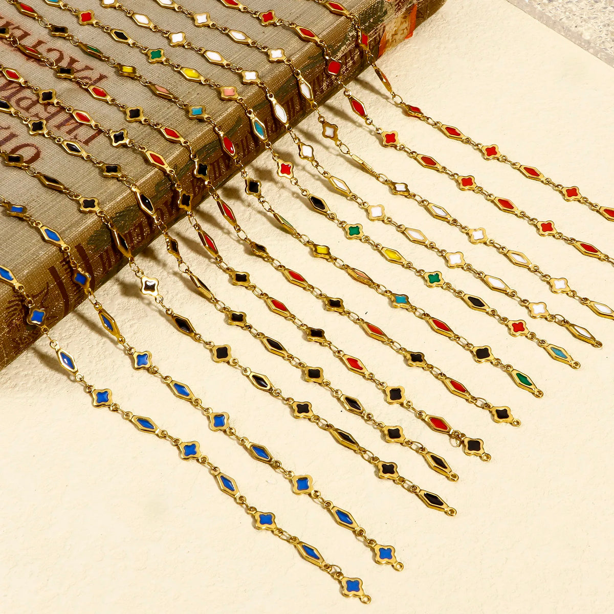 1 Meter Geometric Necklace — vista completa