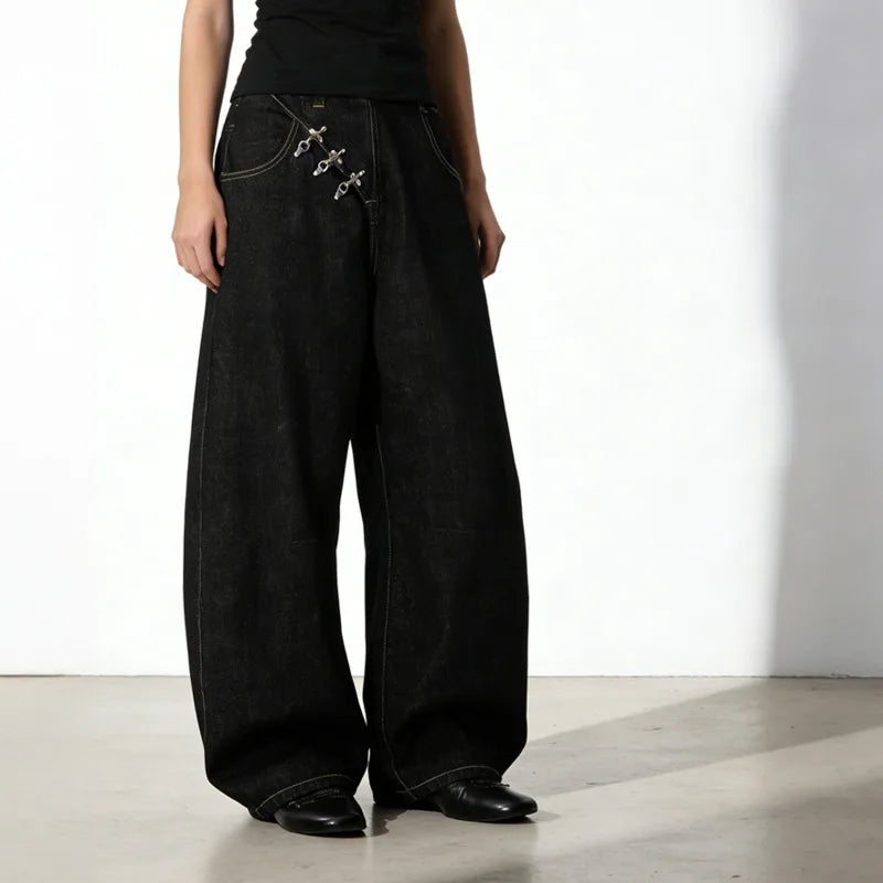 Airplane Button Design Black Baggy Barrel Jeans — dettaglio della stampa