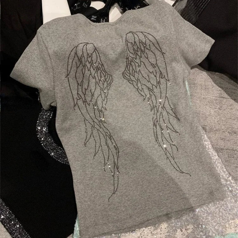 Angel Wings Rhinestone Graphic T Shirt — dettaglio della stampa