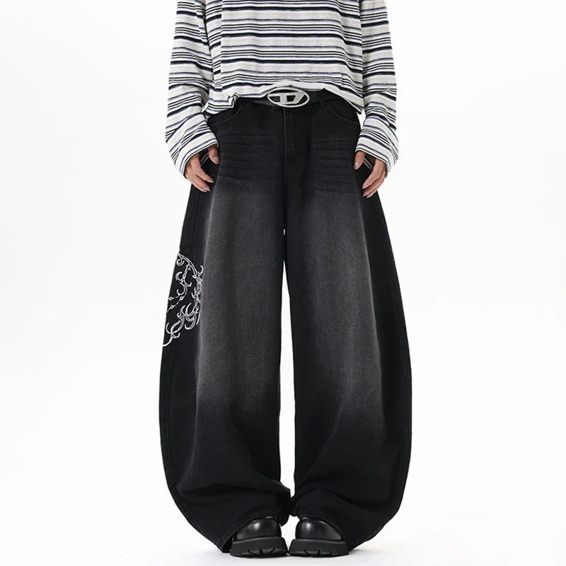 Baggy Black Accessorised Embroidered Jeans — vista frontale
