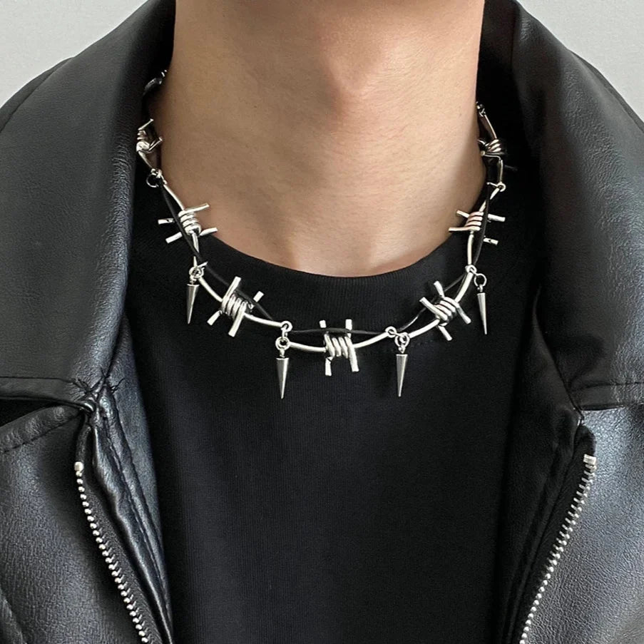 Barbed Wire Thorn Necklace — dettaglio della stampa