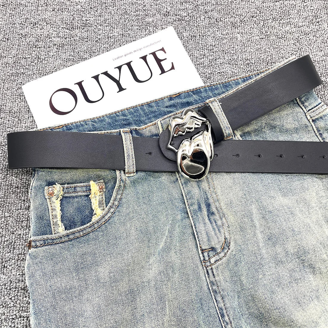 Big Tongue Buckle Belt — dettaglio della stampa