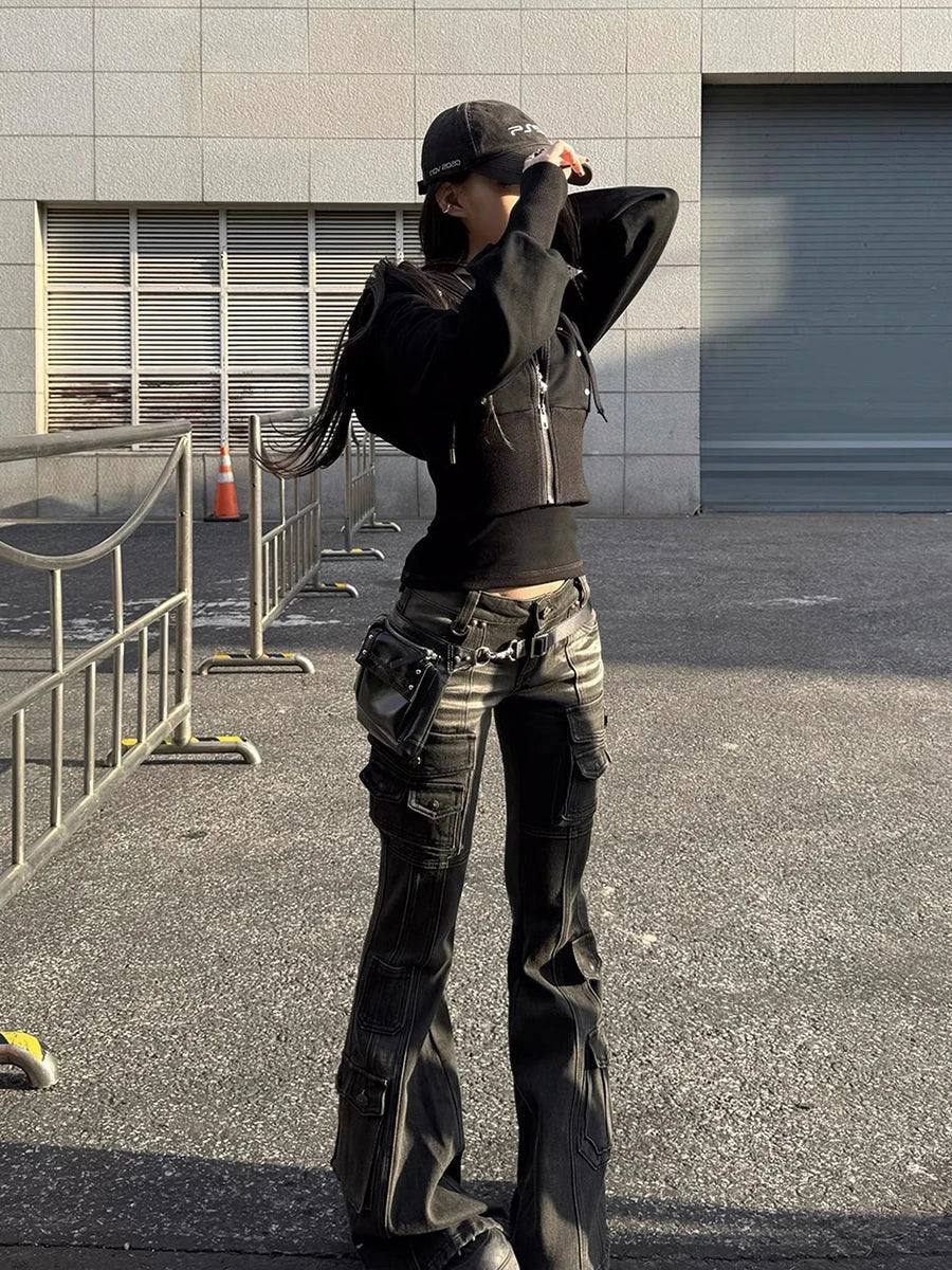 Black Low Waist Cargo Flared Jeans — in alternativa
