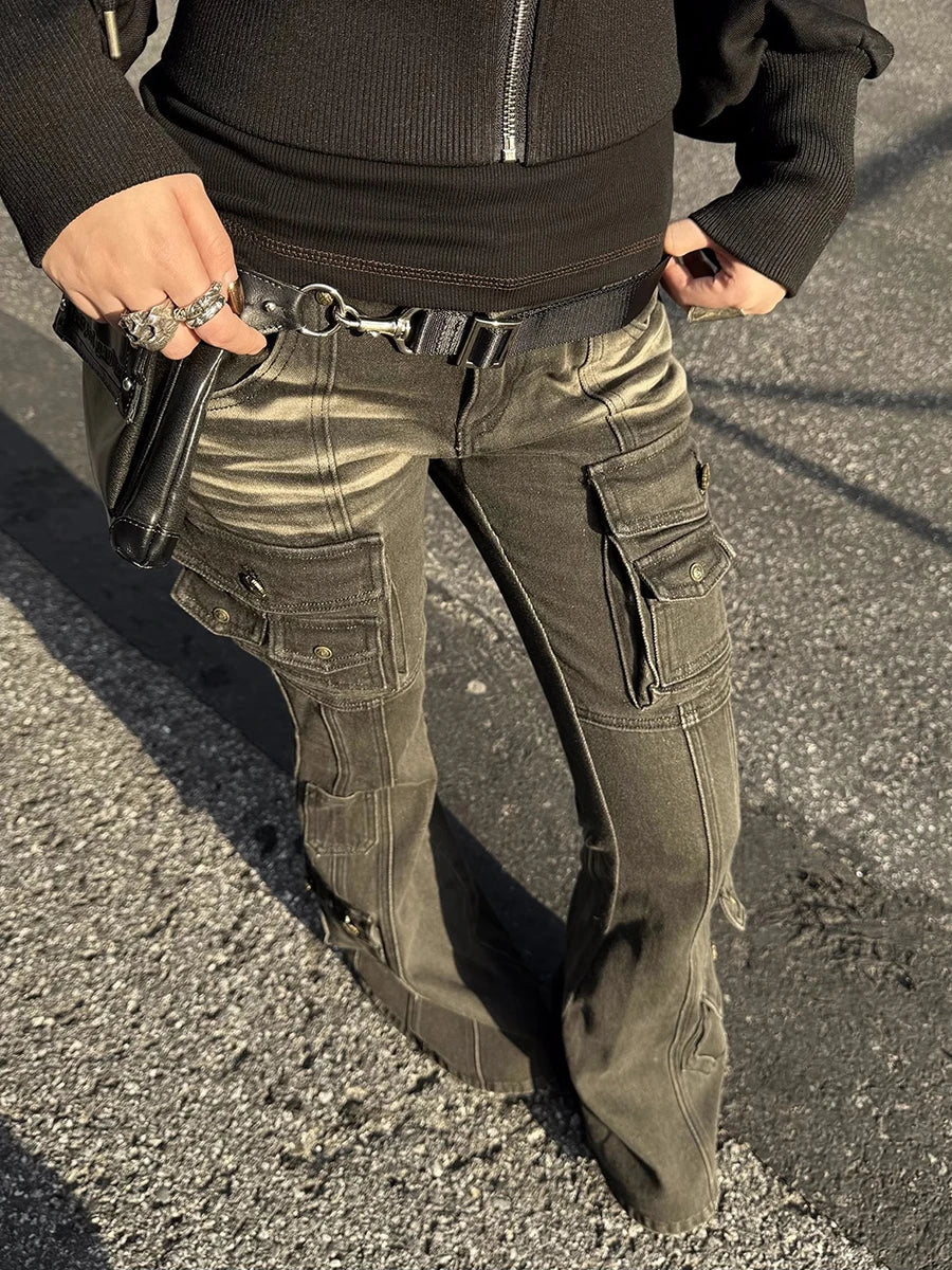 Black Low Waist Cargo Flared Jeans — dettaglio