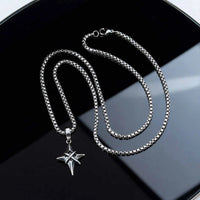 Black Zircon Star Pendant Necklace — in alternativa