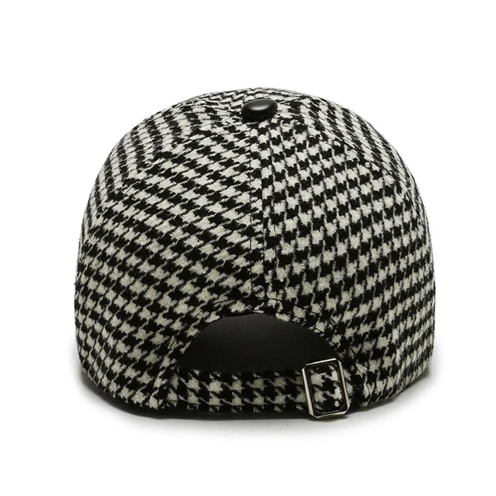 British Plaid Baseball Cap — dettaglio del tessuto
