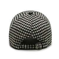 British Plaid Baseball Cap — dettaglio del tessuto