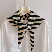 British Triangle Striped Knitted Scarf — in alternativa