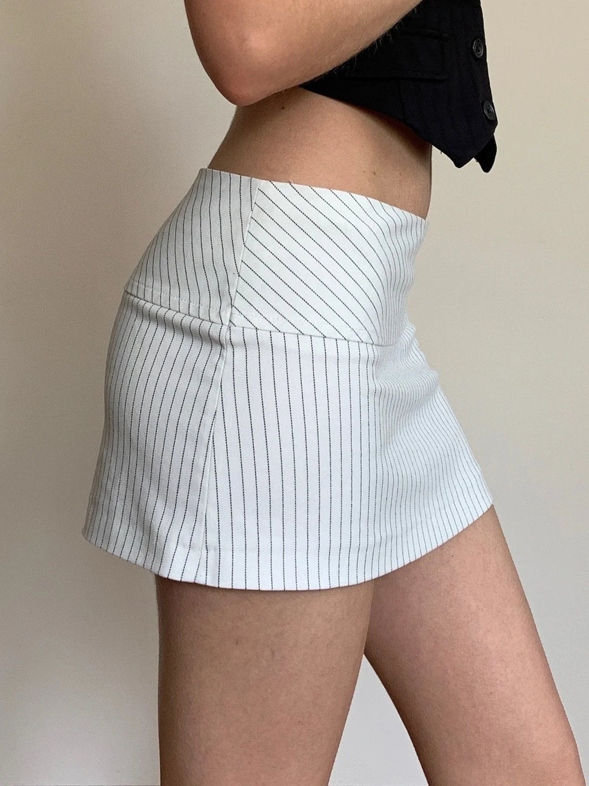 Business Aesthetic Pinstriped Low Waist Mini Skirt — dettaglio della stampa