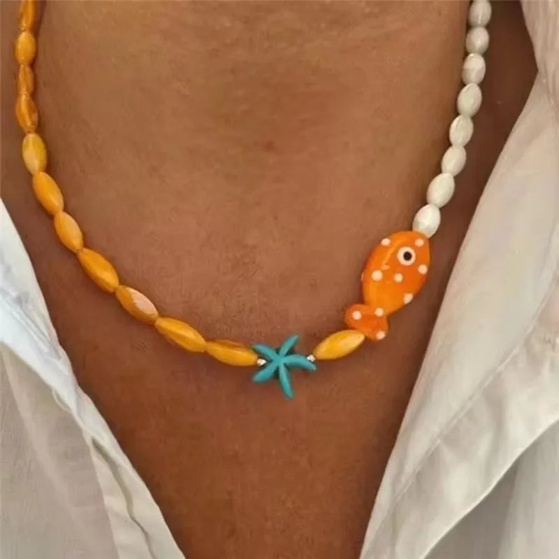 Ceramic Fish Pendant Beaded Choker Necklace — vista completa