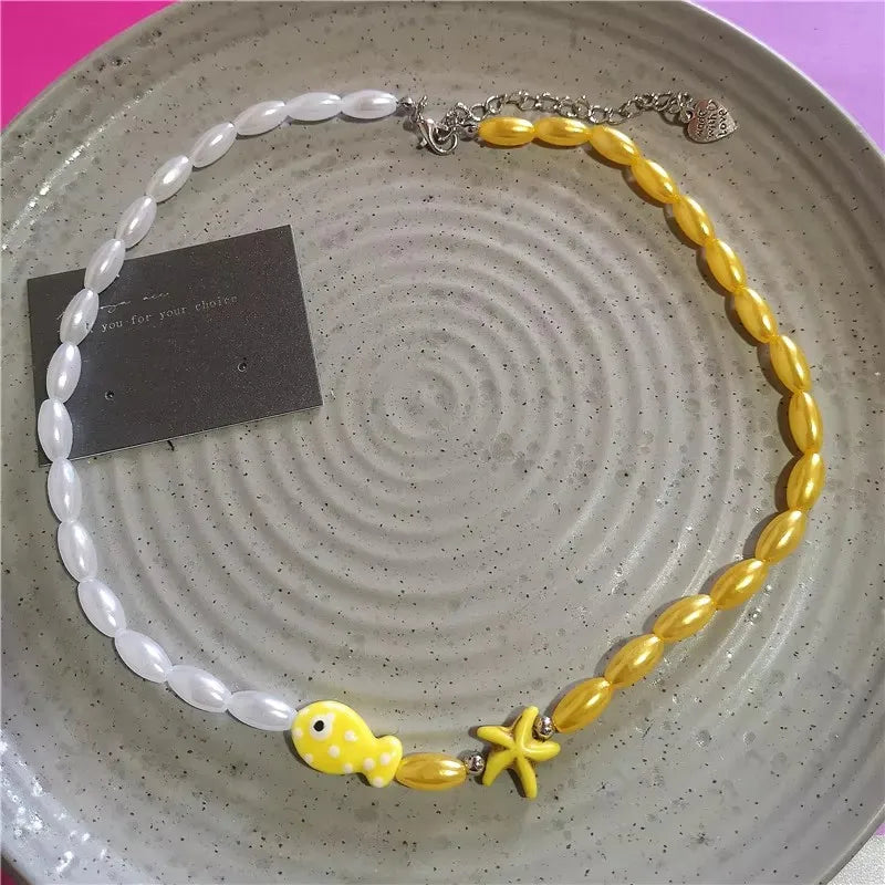 Ceramic Fish Pendant Beaded Choker Necklace — dettaglio