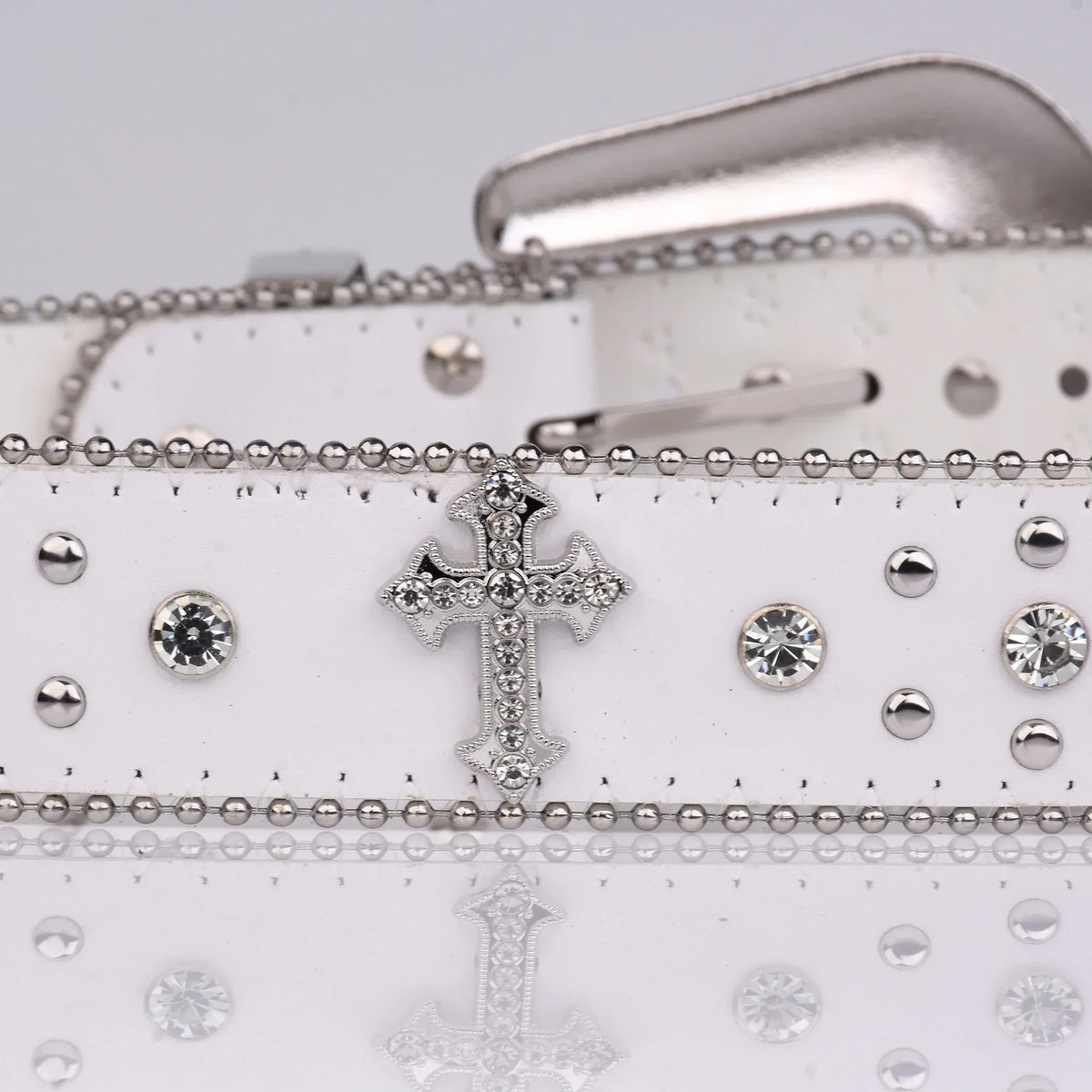 Cross Studded And Gems Rhinestone Big Buckle Belt — vista laterale